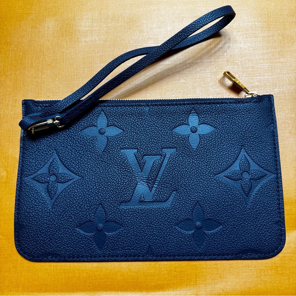 NEW Louis Vuitton Neverfull POCHETTE Navy embossed Monogram Empreinte leather - Picture 15 of 16